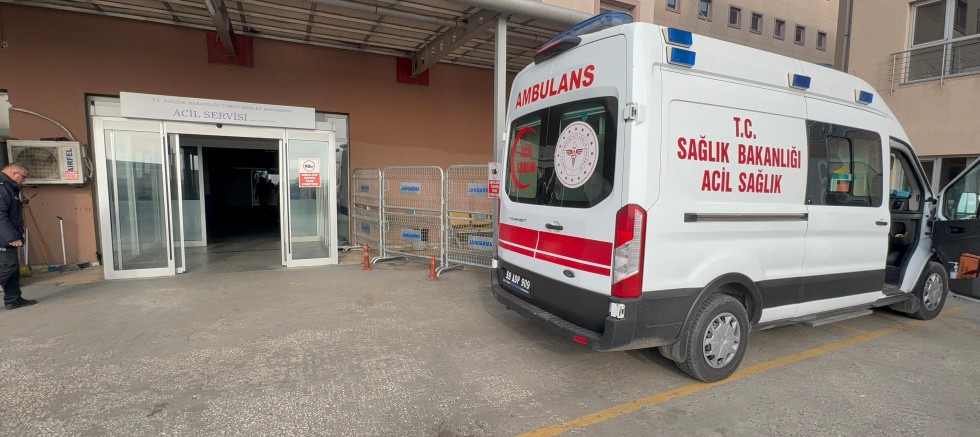 BIÇAKLA ÖLDÜRÜLDÜ