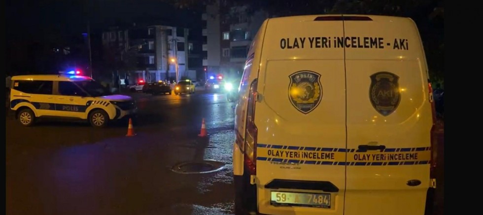 EVİNDE ÖLÜ BULUNDU