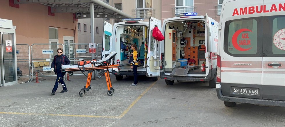 OTOMOBİLİN ÇARPTIĞI KADIN YARALANDI