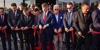  SİYASET VE İŞ DÜNYASI  DÜRÜMCÜ DAYI  AÇILIŞINDA BULUŞTU